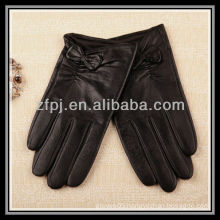 2012 new designed pattern bright black deerskin short Leather Gloves